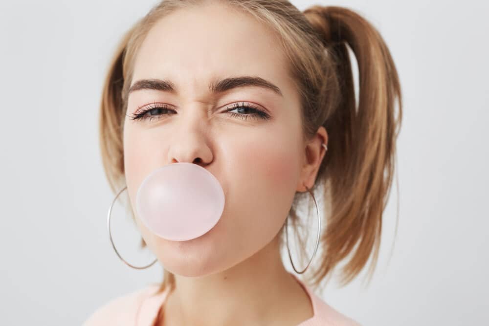 Girl chewing gum