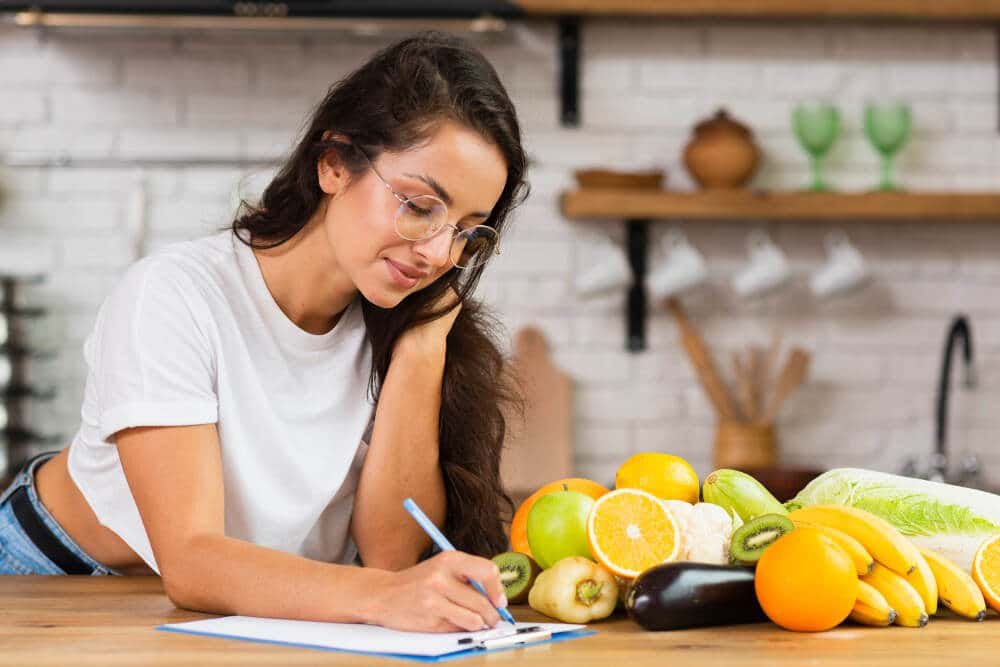 women planning to do intermittent fasting